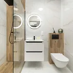 Lux Traugutta With Air Conditioning And Parking By Renters Breslau