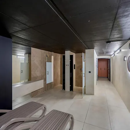 Lux Traugutta With Air Conditioning And Parking By Renters شقة فروتسواف