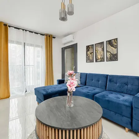 公寓 Lux Traugutta With Air Conditioning And Parking By Renters