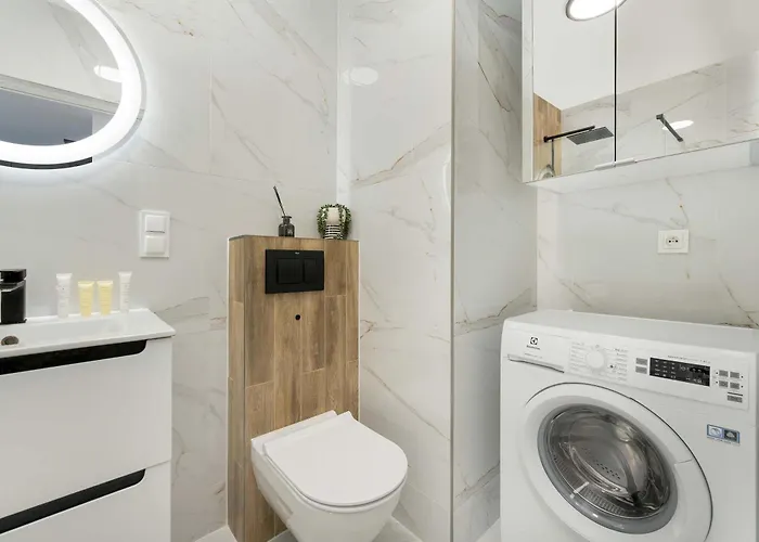 Lux Traugutta With Air Conditioning And Parking By Renters Wroclaw